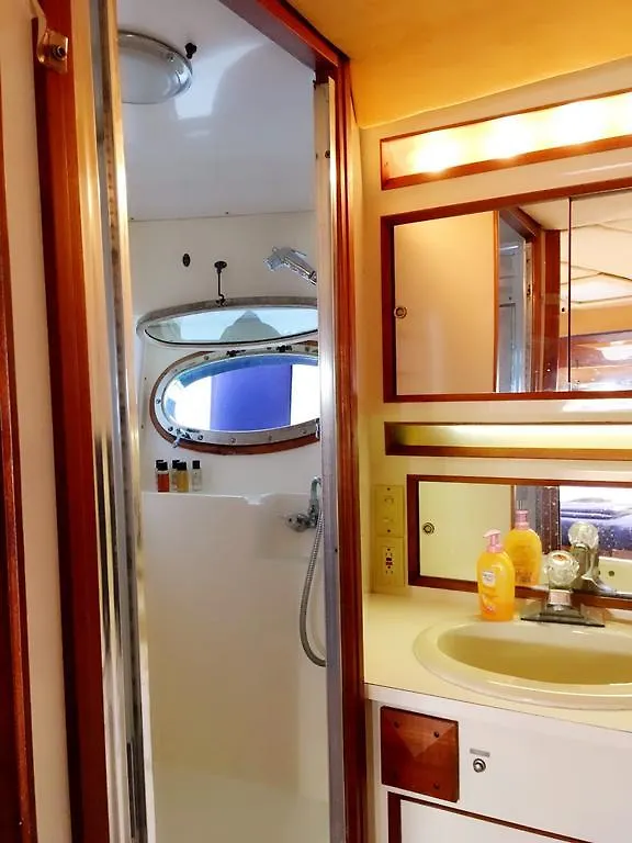 Botel Tj Di Jetset Hotel Cagliari