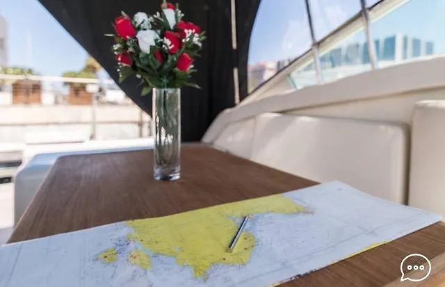 Botel Tj Di Jetset Hotel Cagliari