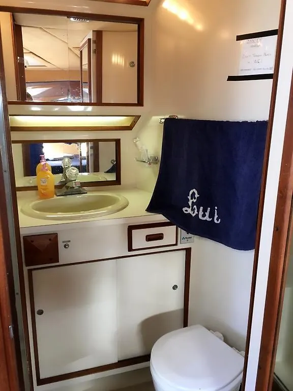 Botel Tj Di Jetset Hotel Cagliari Italy